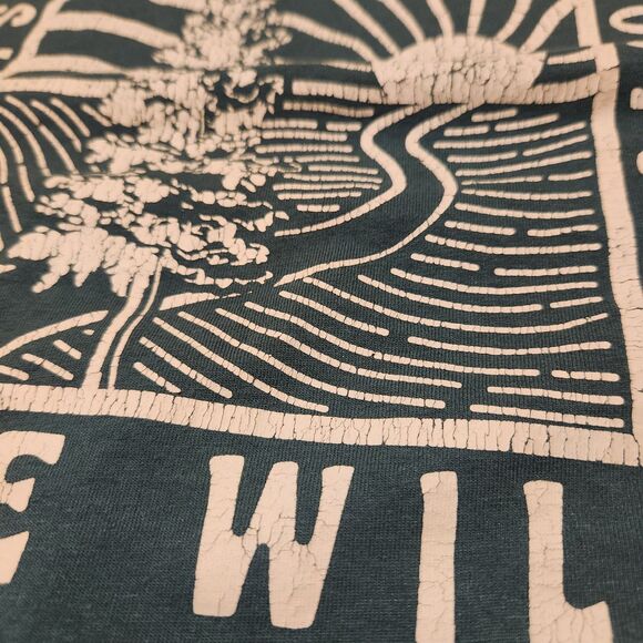 Lake and Trail Green/ Teal Long Sleeve with Print, Size Large - Picture 7 of 9